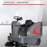 遼寧彰武縣 電動(dòng)駕駛式掃地機(jī) 水泥瀝青地面吸塵掃地機(jī)