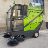 奧萊 封閉電動(dòng)駕駛式掃地機(jī) 粉塵樹葉清掃車 四輪掃地車
