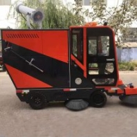 奧萊 封閉電動(dòng)駕駛式掃地機(jī) 半封閉掃地車 路面樹葉垃圾清掃車