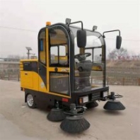 小型環(huán)衛(wèi)吸塵車 多功能路面移動(dòng)清掃車 滾刷式全自動(dòng)倉庫掃地機(jī)