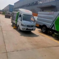 東風(fēng)途逸小區(qū)路面清掃車_2.5方藍牌國六掃地車