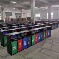 徐州環(huán)衛(wèi)垃圾桶價格 徐州不銹鋼垃圾桶定做 徐州鋼木垃圾箱廠家電話