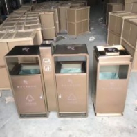 天津 市政街道環(huán)衛(wèi)垃圾桶 商場過道環(huán)保垃圾分類垃圾桶 公園防腐木垃圾桶 會所不銹鋼垃圾桶定制