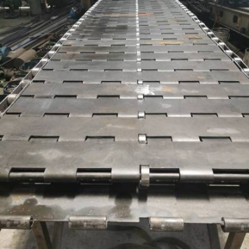 非標(biāo)重型鏈板輸送機(jī) 工業(yè)礦石中型板式輸送設(shè)備 鱗式板鏈機(jī)