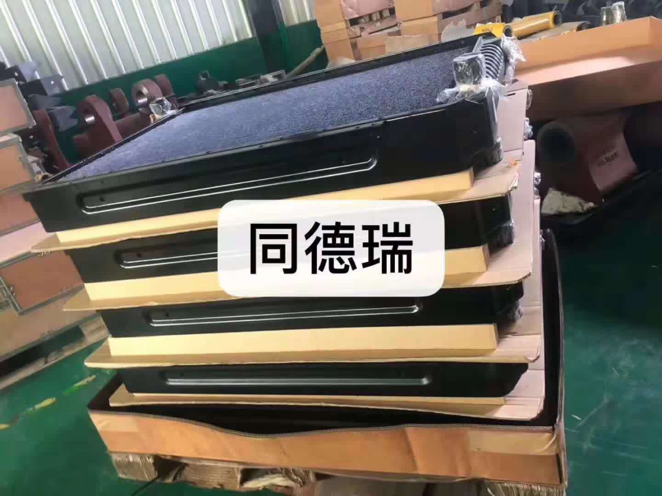 供應(yīng)小松270-7水箱總成206-03-72111小松270-7散熱器總成