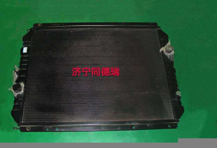 供應(yīng)小松300-7/360-7原廠全新水箱總成207-03-71110液壓油散