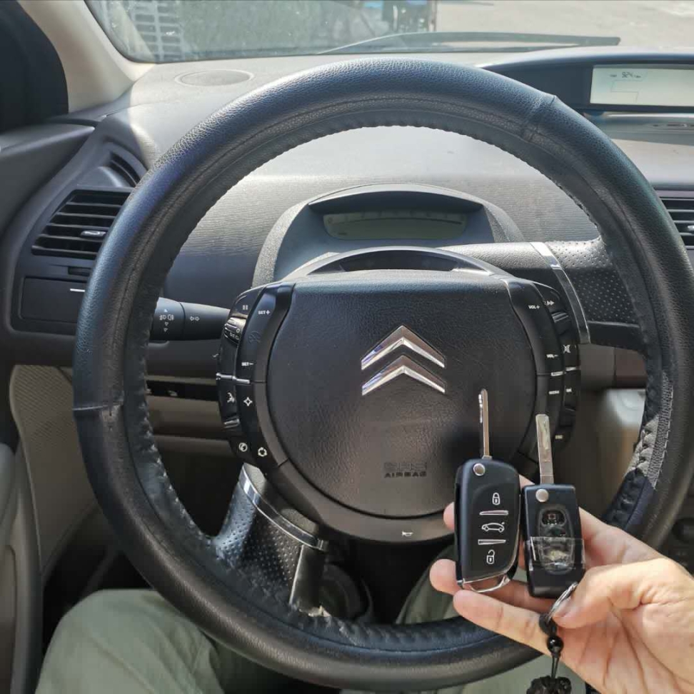 萊山區(qū)萬眾開鎖配汽車鑰匙經(jīng)久耐用,機械鑰匙