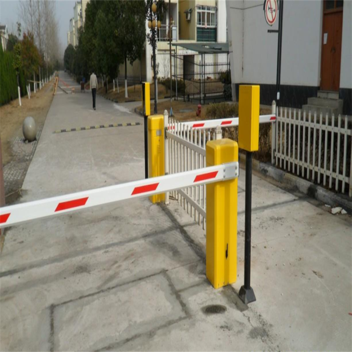 車位地鎖安裝停車場(chǎng)閘道廣告交通標(biāo)志和交通車擋車器