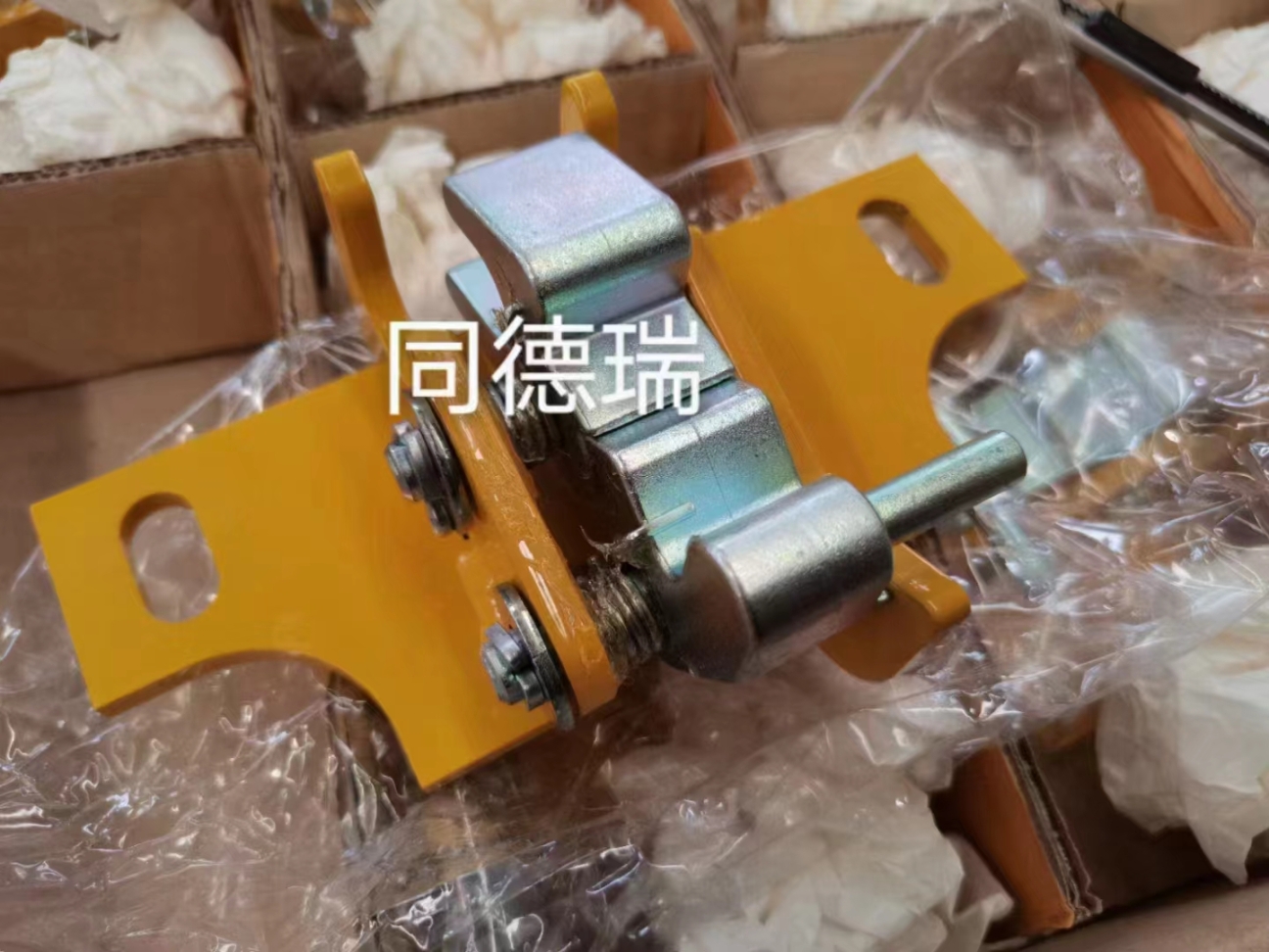 小松PC360-7發(fā)動(dòng)機(jī)護(hù)罩鎖208-54-71920/208-54-71900原廠現(xiàn)貨