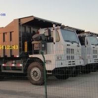 豪沃寬體新款70版礦山霸王自卸車價(jià)格出口越南