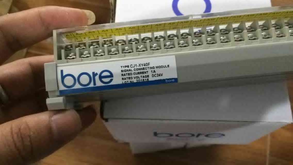 變頻器_FRN30G1S-4C