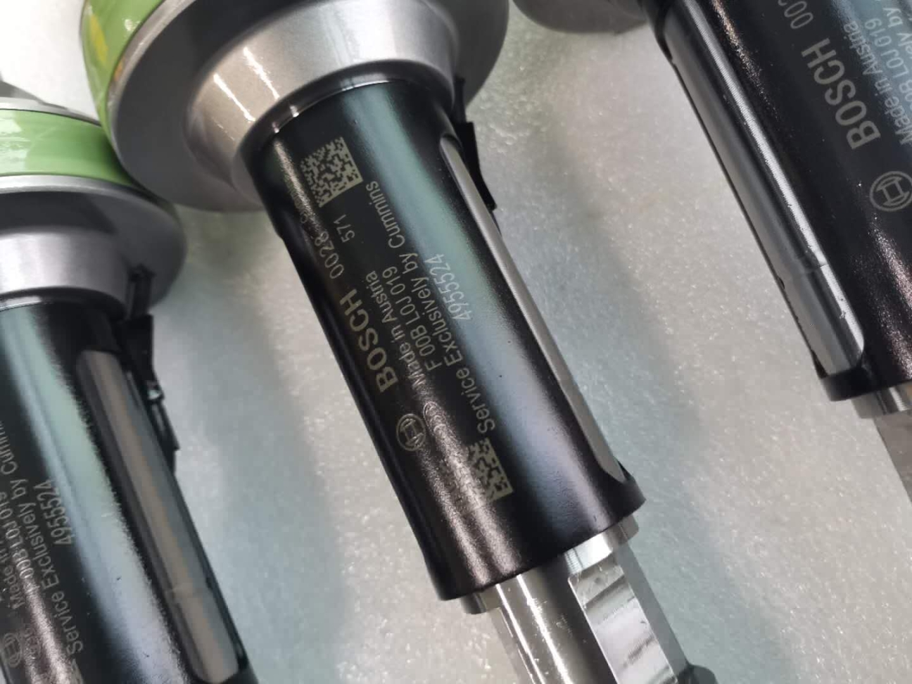 廠家直銷重慶康明斯K19噴油器4955524