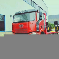 解放小三軸240馬力國五發(fā)動(dòng)機(jī)平板運(yùn)輸車價(jià)格多少錢2.5L