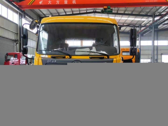 東風(fēng)單橋平板車配置玉柴180馬力挖機(jī)拖車在哪買1.8L