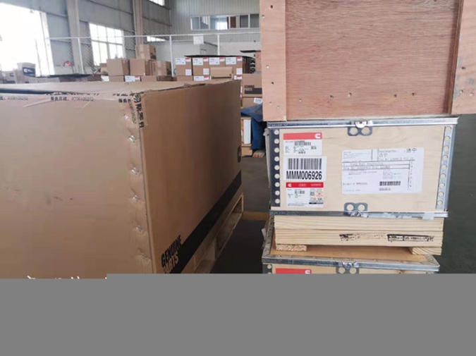 徐工XE900C挖機(jī)四配套{康明斯QSX15}冒黑煙美國(guó)柴油機(jī)服務(wù)站