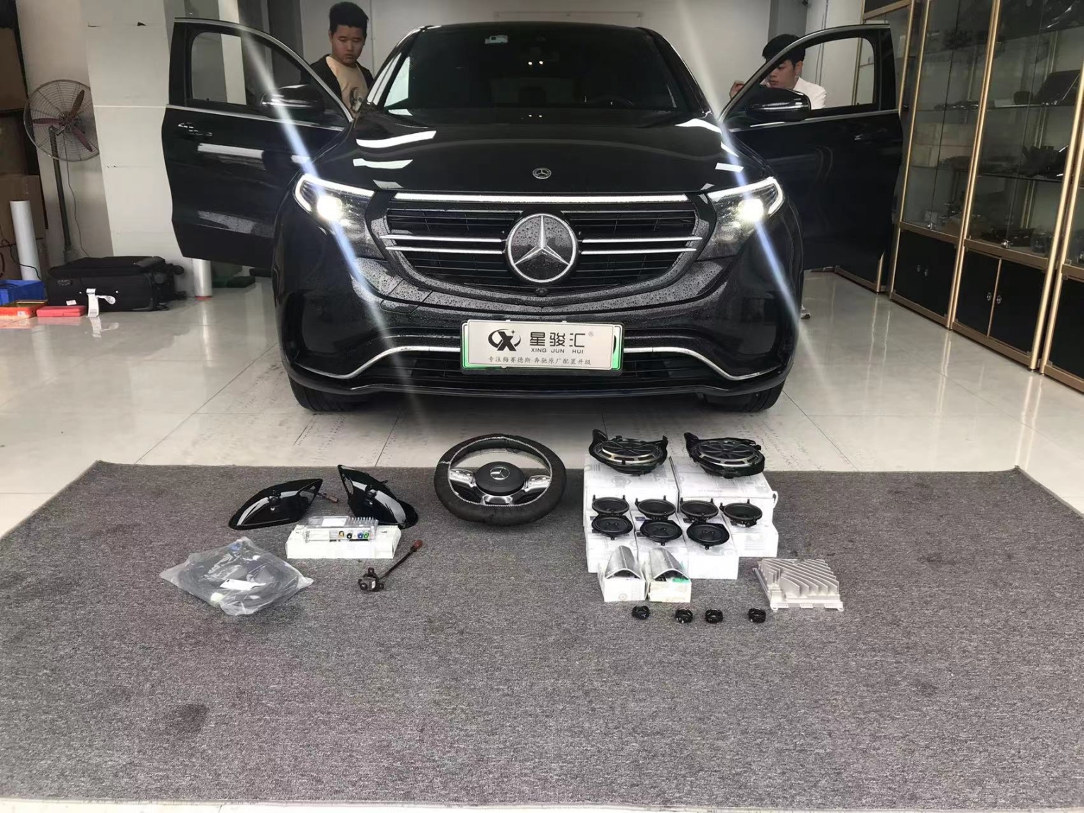 21款奔馳EQC350升級(jí)原廠360全景影像倒車一氣呵成