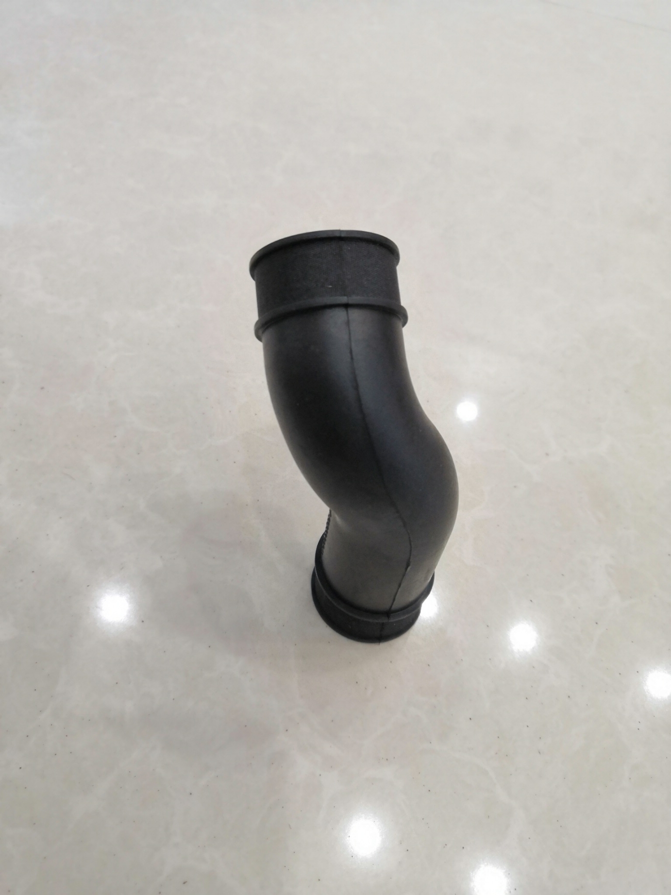 供應(yīng)奔馳卡車配件奔馳膠管