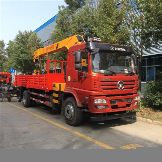 隨車起重運(yùn)輸車廠家直銷