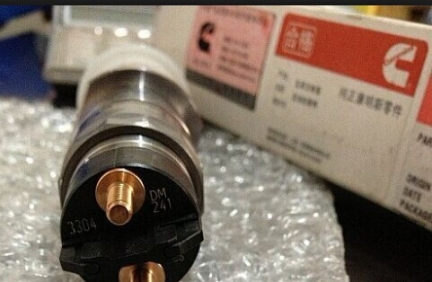 ZE230中聯(lián)重科6B5.9噴油器3966162康明斯