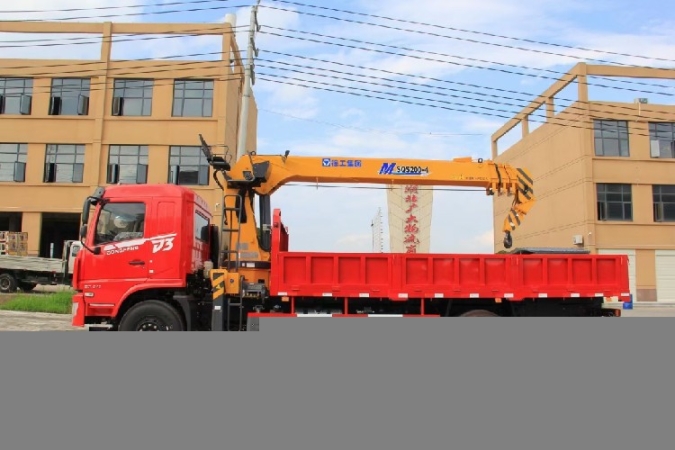 東風(fēng)8噸隨車吊好用重汽東風(fēng)單橋8噸隨車吊