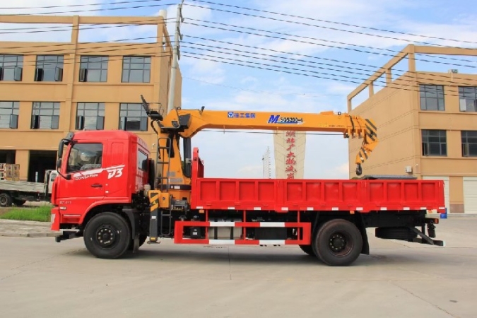 隨車(chē)吊廠家保險(xiǎn)解放東風(fēng)單橋8噸隨車(chē)吊