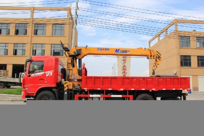 東風(fēng)暢行東風(fēng)單橋8噸隨車(chē)吊單橋8噸隨車(chē)吊