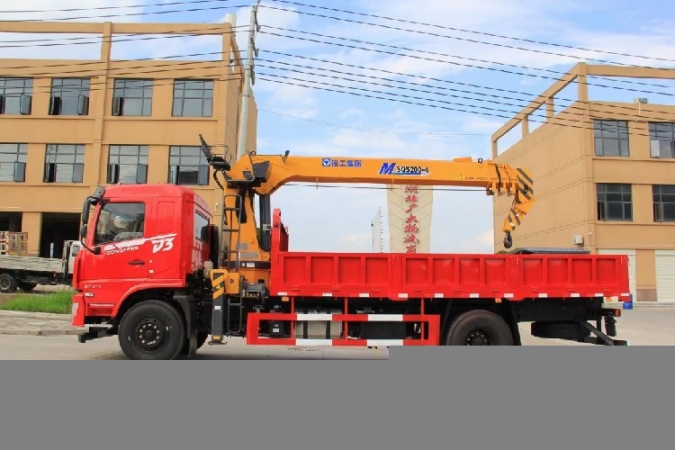 徐工8噸隨車吊保險重汽東風(fēng)單橋8噸隨車吊