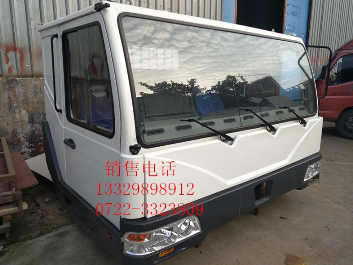 中聯(lián)25噸吊車駕駛室廠家