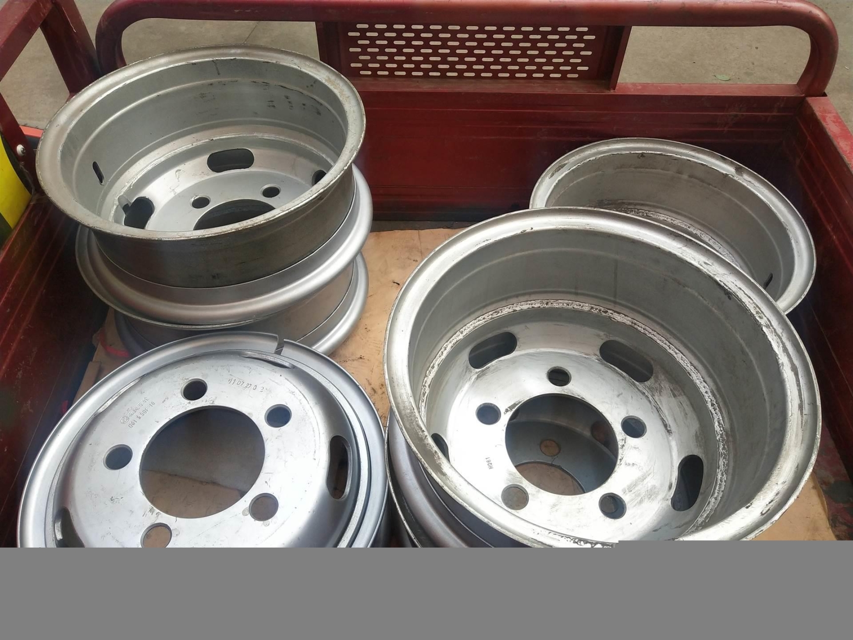 供應(yīng)東風(fēng)多利卡D6鋼圈鋼盆鋼鍋輪輞輪胎總成貨車配件