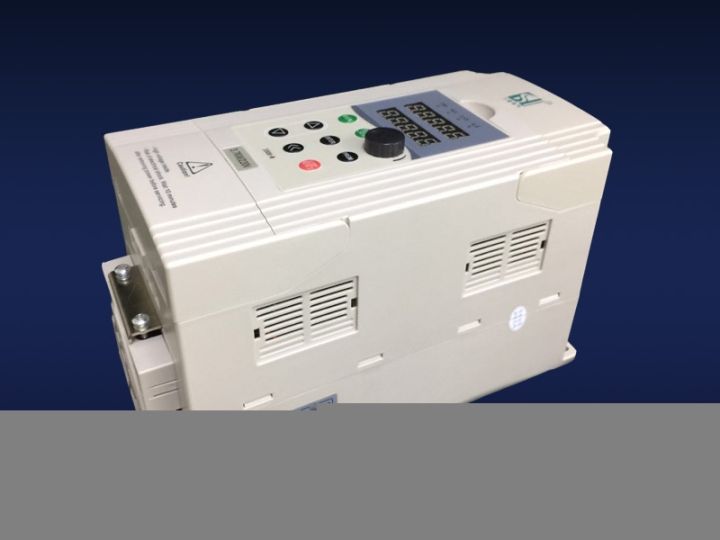 廣西變頻器220v-供應(yīng)三綾電氣報價合理的3.7kw變頻器