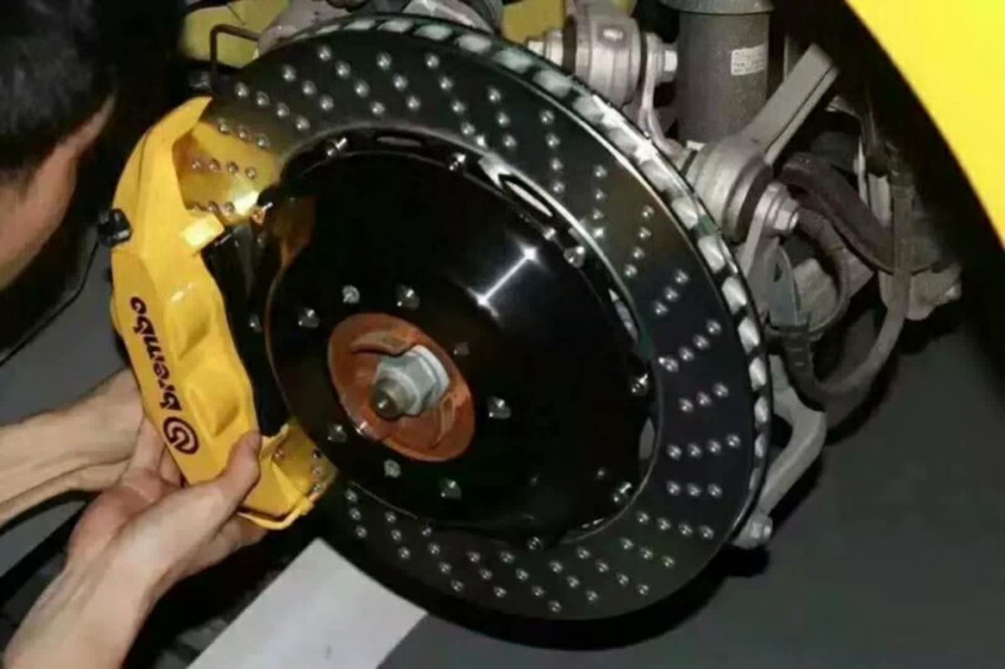 保時(shí)捷911全原裝BremboGT大六活塞剎車卡鉗套裝