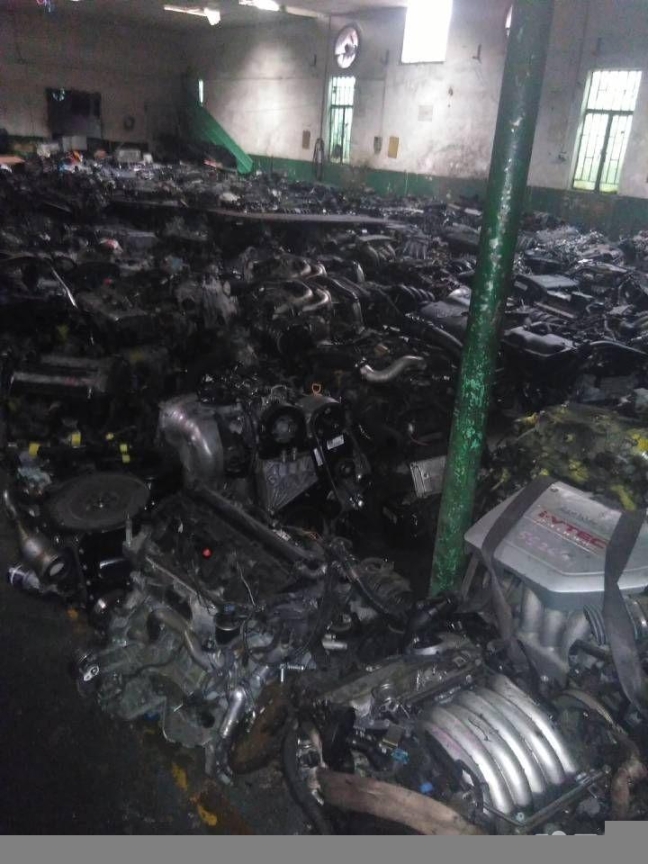 長期回收奔馳發(fā)動機(jī)變速箱方向機(jī)奔馳減震器-常年回收奔馳全車件
