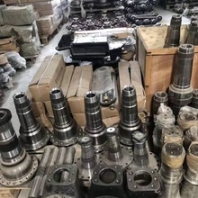 同力寬體礦山車配件銷售重汽發(fā)動(dòng)機(jī)配件方盛寬體車橋配件
