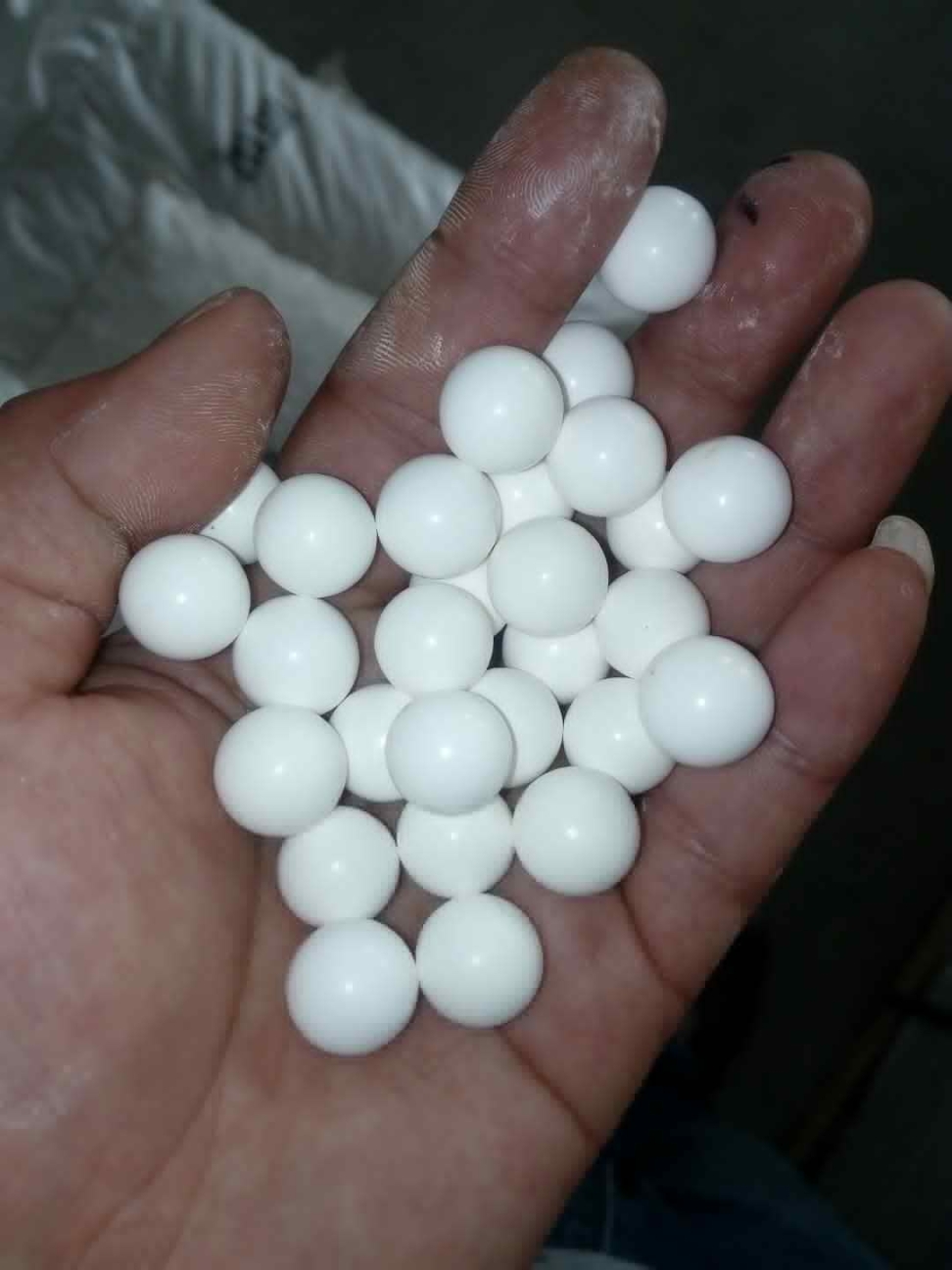 納米陶瓷球直接供應(yīng)塔磨機(jī)研磨球95氧化鋁球