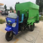 養(yǎng)羊設(shè)備新式撒料車(chē) 加工刮板飼料下料機(jī)