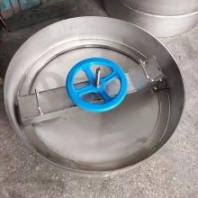 華強(qiáng)專業(yè)生產(chǎn)儲酒設(shè)備，酒廠用304不銹鋼 內(nèi)開式側(cè)壁人孔蓋