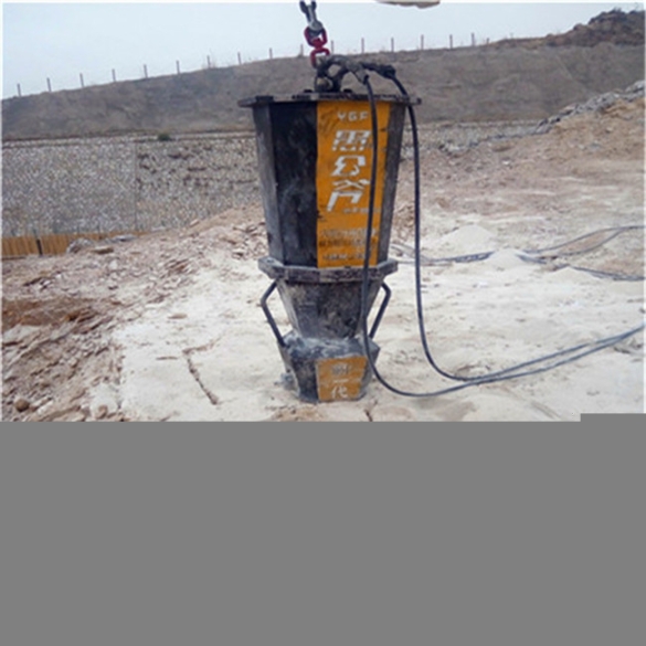 銅梁礦山開采劈裂機(jī)石頭開裂機(jī)口碑商家