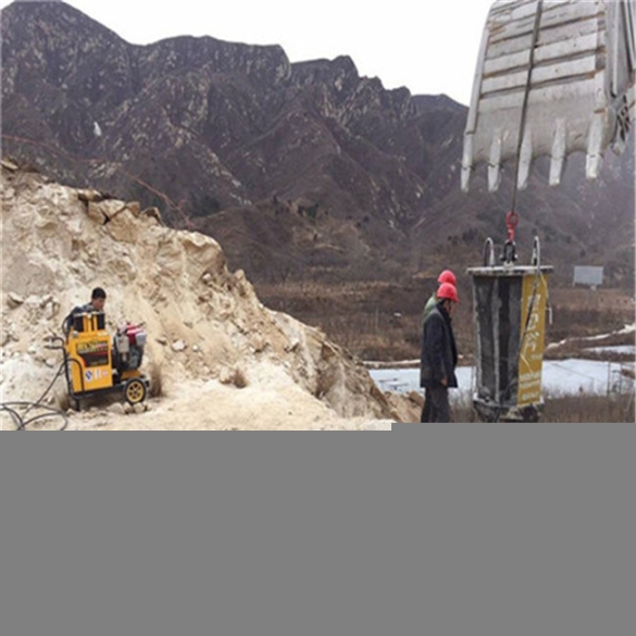 城市場地平整礦山裂石機破硬石頭黑龍江尚志市-液壓頂石柱