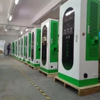 四川壁掛式直流充電樁生產(chǎn)廠家,240KW雙槍充電樁