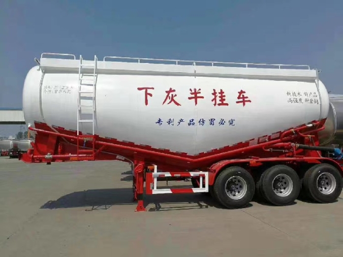 門頭溝65方粉煤灰罐車輕量化散裝水泥罐車質量可靠,輕型下灰半掛車