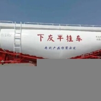 順義38方散裝水泥罐車輕量化散裝水泥罐車操作簡(jiǎn)單,粉粒物料半掛車
