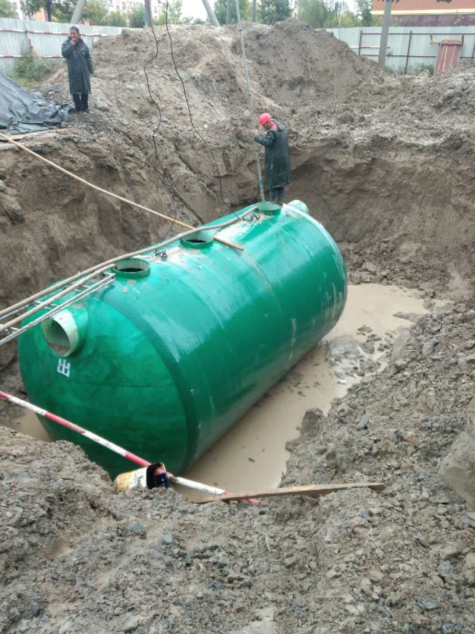 玻璃鋼化糞池新疆五家渠生物玻璃鋼化糞池消防水箱維修價格