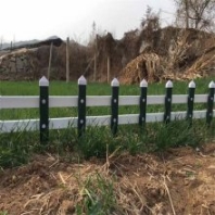 PVC草坪護(hù)欄 綠化帶隔離護(hù)欄 道路小欄桿