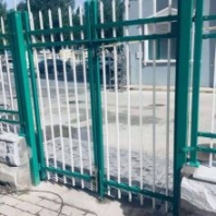 【領(lǐng)冠】黑龍江七臺河鋅鋼草坪護欄圍欄網(wǎng)