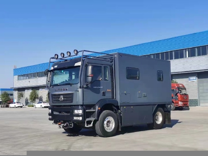 環(huán)保重汽汕德卡越野房車批發(fā),汕德卡房車