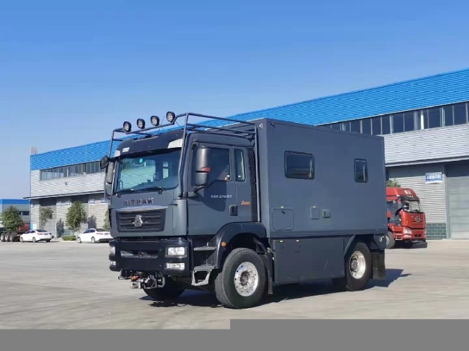 小型重汽汕德卡越野自動(dòng)擋房車(chē)參數(shù)