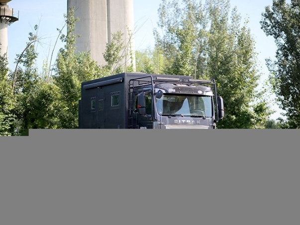 重汽汕德卡汕德卡房車,定制重汽汕德卡越野自動(dòng)擋房車代理