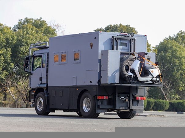 重汽汕德卡汕德卡越野房車,新款重汽汕德卡越野自動擋房車尺寸