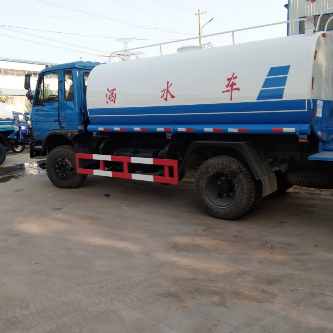 湖南多功能灑水車(chē)灑水抑塵沖洗路面廠區(qū)綠化灑水車(chē)多少錢(qián)一輛廠抑塵綠化灑水車(chē)廠