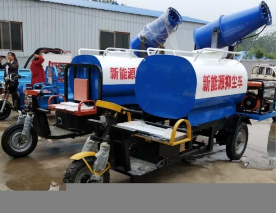 生產(chǎn)創(chuàng)潔電動三輪霧炮車放心省心,電動三輪噴灑車